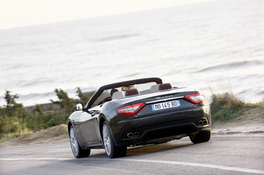  Maserati GranCabrio 2010 года  (фото 61 из 101)